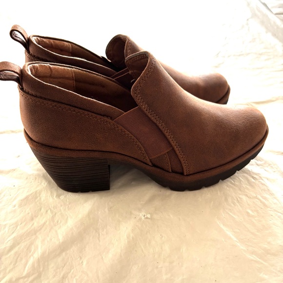 NWOT Eurosoft Temira Brown Vegan leather Slip-On Clog Mules SZ 7 - Picture 2 of 13